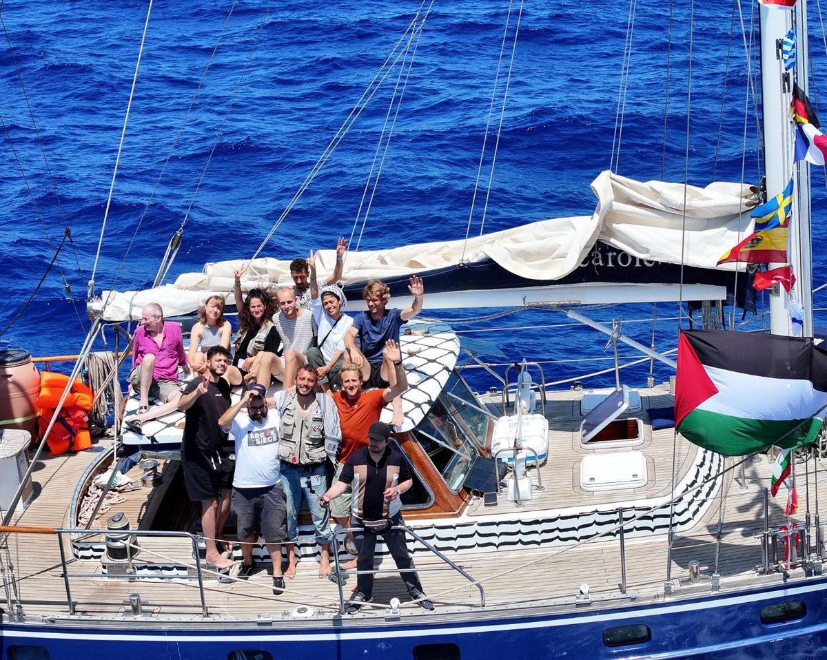 Madleen gemisindeki çoğu müslüman olmayan 12 gönüllü,
57 Müslüman ülkenin oluşturduğu "İslam İşbirliği Teşkilatından" ve "Arap Birliğinden" daha çok ses getirdi ve etkili oldu. Ne kadar düşündürücü ve utanç verici...