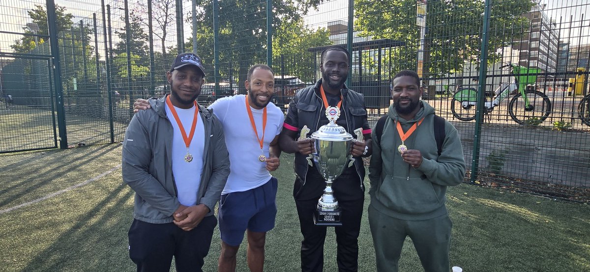 LULeagueLondon's tweet image. Congratulations @FcOverground on winning their first Division 1 title.
