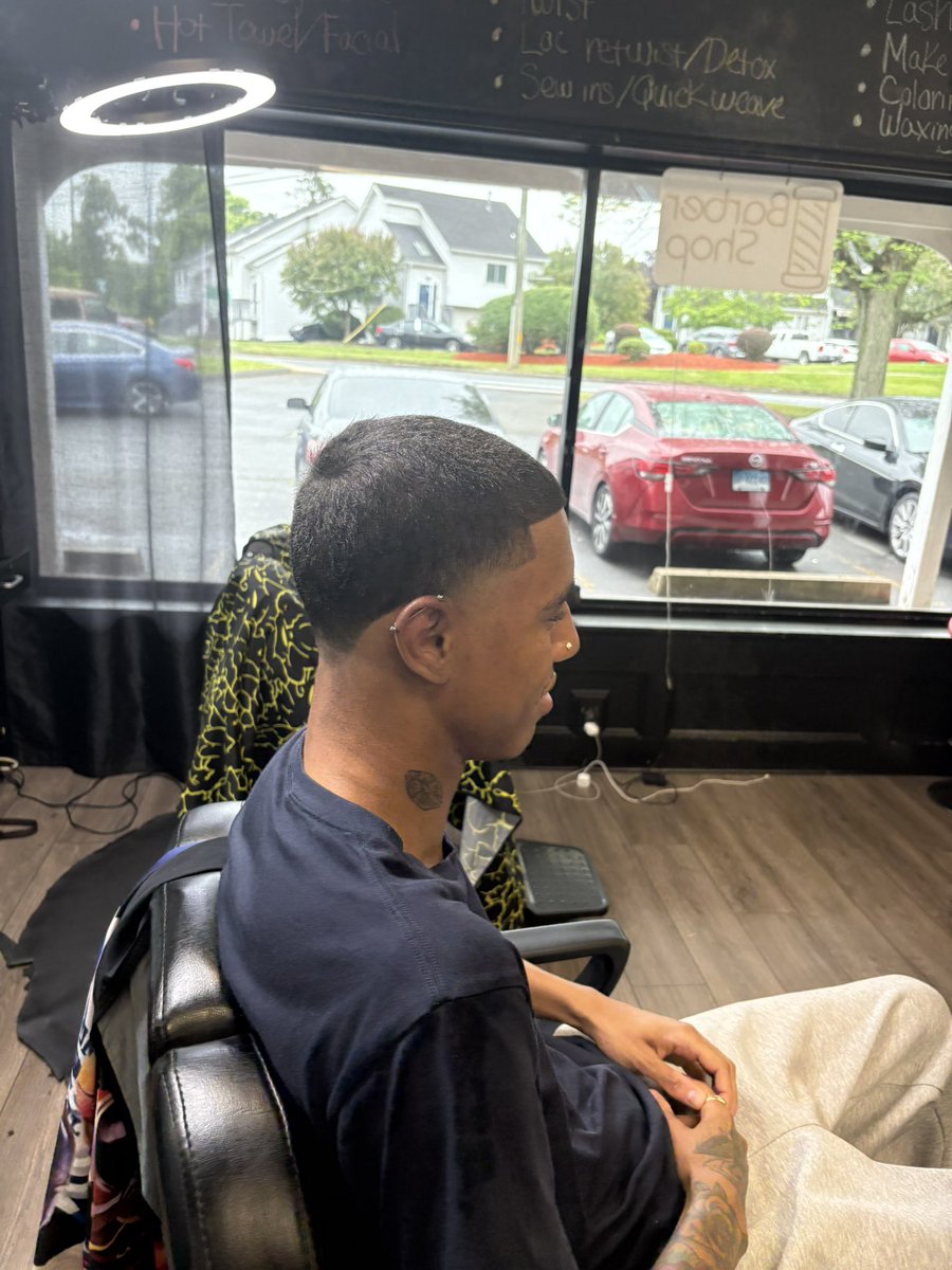 i am (@hotter) on Twitter photo 