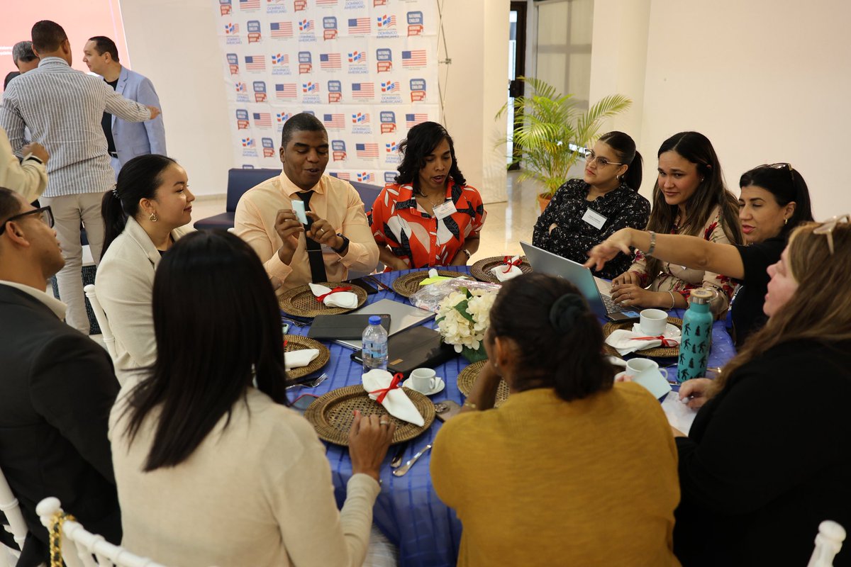 EmbajadaUSAenRD tweet media