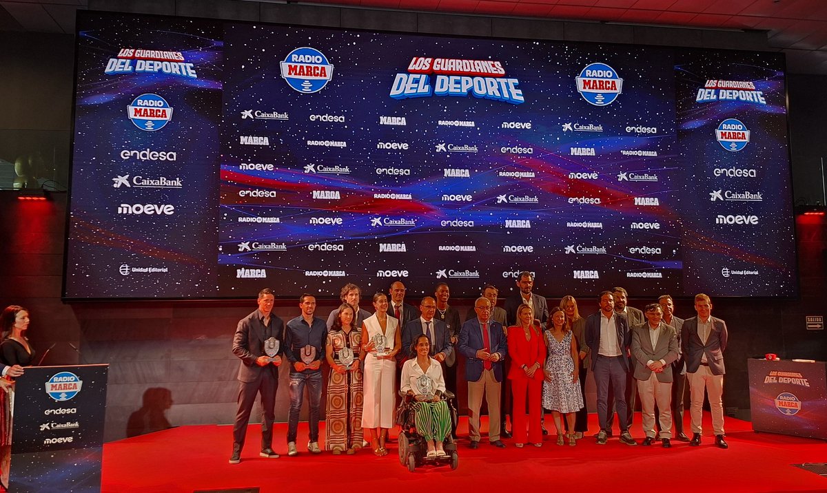 Muchas gracias @radiomarca por invitarnos a vuestra Gala "Los Guardianes del Deporte". 
Ha sido una placer asistir.
Enhorabuena!!