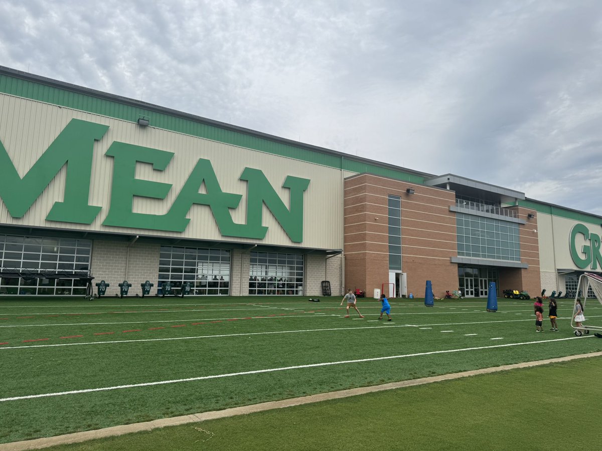 TaylenStrange's tweet image. I had a great experience at the UNT camp today and got a great opportunity to compete and gain some knowledge from my coaches. 💚🤍@NDNFootball @Tolleson20 @CoachDT_TFB @PCobbs43 @MeanGreenFB @MarquiceStrange @train_ost @DawonyaTucker10