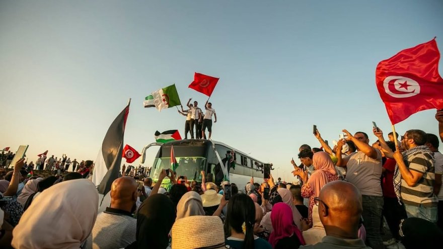 🇵🇸 Así comienza la Marcha a Gaza 

Desde #Túnez comienzan a reunirse miles de personas de distintas partes del mundo para movilizarse en solidaridad con el pueblo palestino y en rechazo del genocidio. #MarchToGazaMaghreb #Gaza 

🧵 Hilo con imágenes: