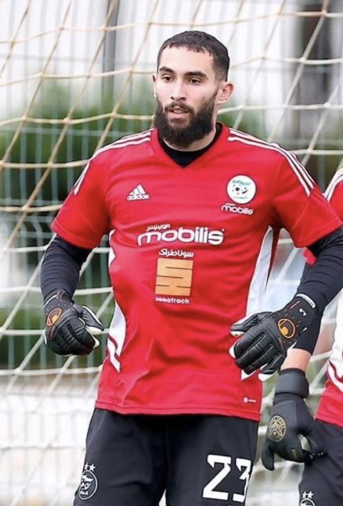 Quelle idée de mettre La Fouine au goal…