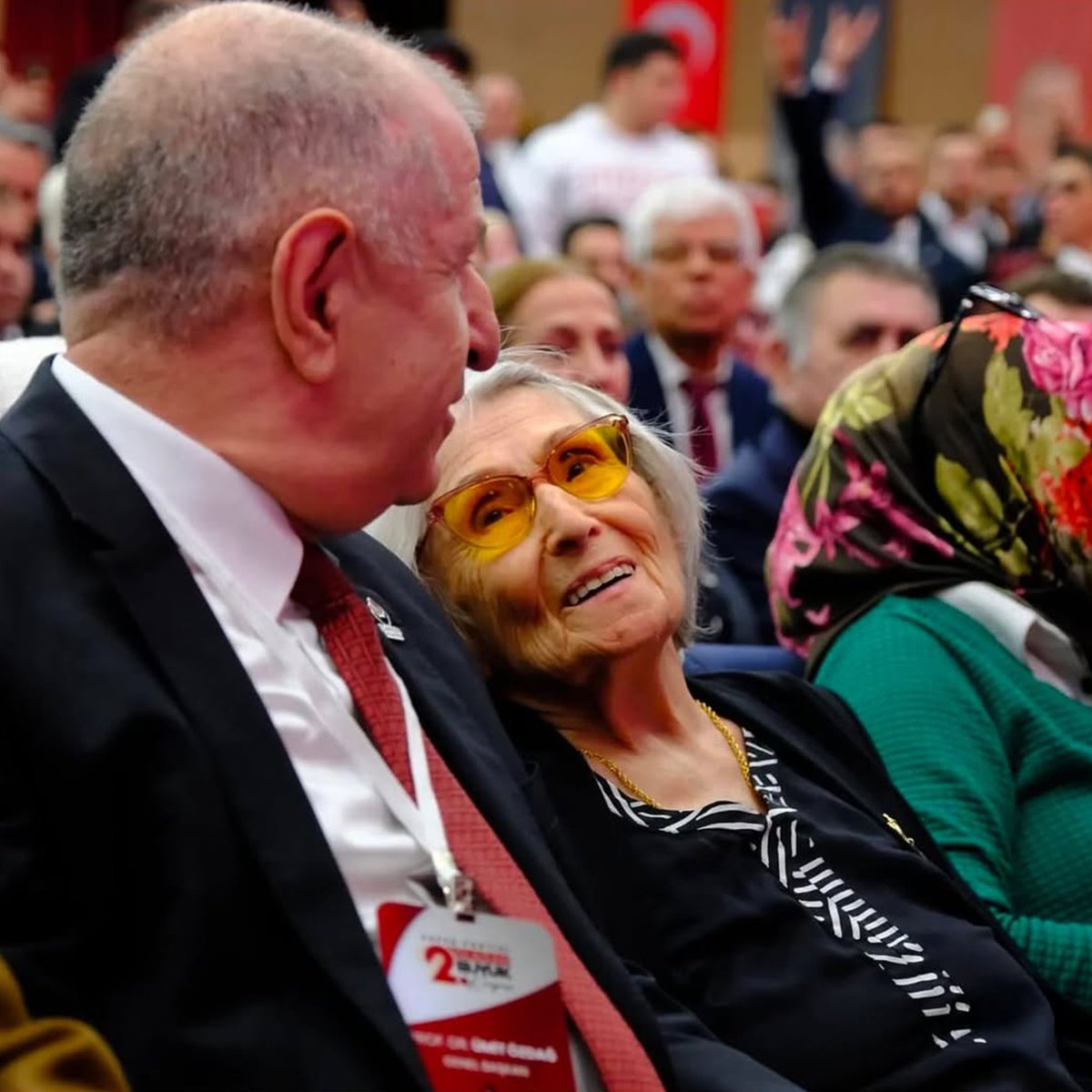 bpthaber's tweet photo. Ümit Özdağ'ın annesi Gönül Özdağ:

Hakim "Adalet mülkün temelidir" yazısının anlamını biliyorsa yarın oğluma sarılacağım. https://t.co/zNKmHPVCqp