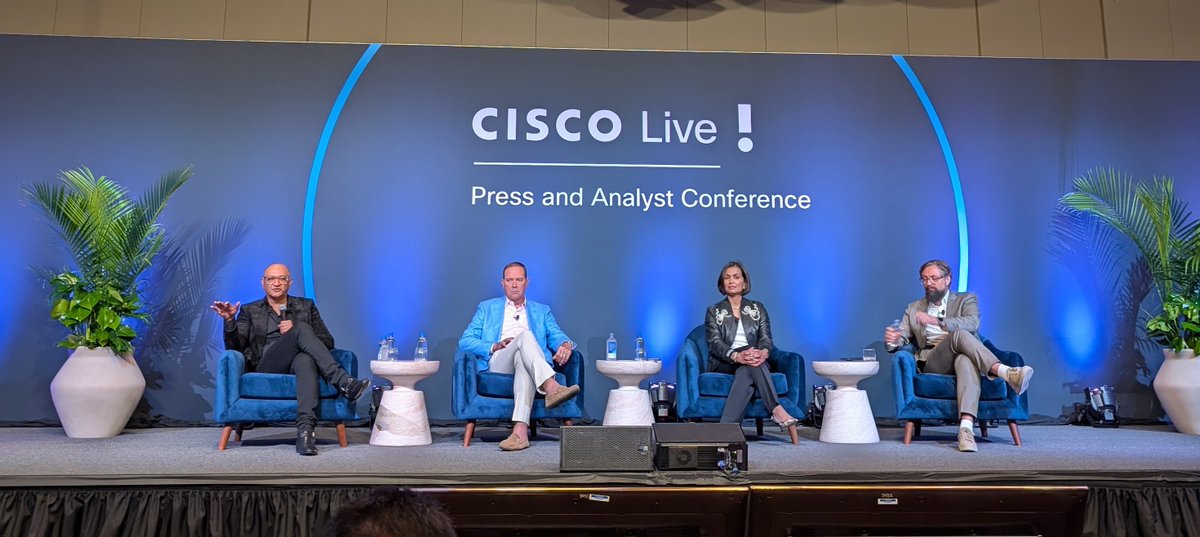 The Cisco leadership team analyst Q&amp;A at #CiscoLive live thread 🧵