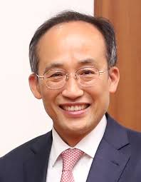 이 새끼 출국 금지 시켜야 함.