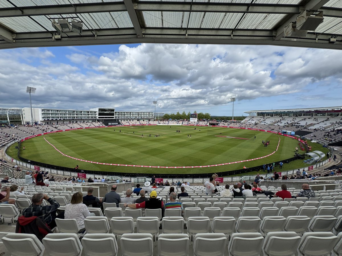 Without any doubt the greatest cricket ground in the world this is 😍
#england #t20