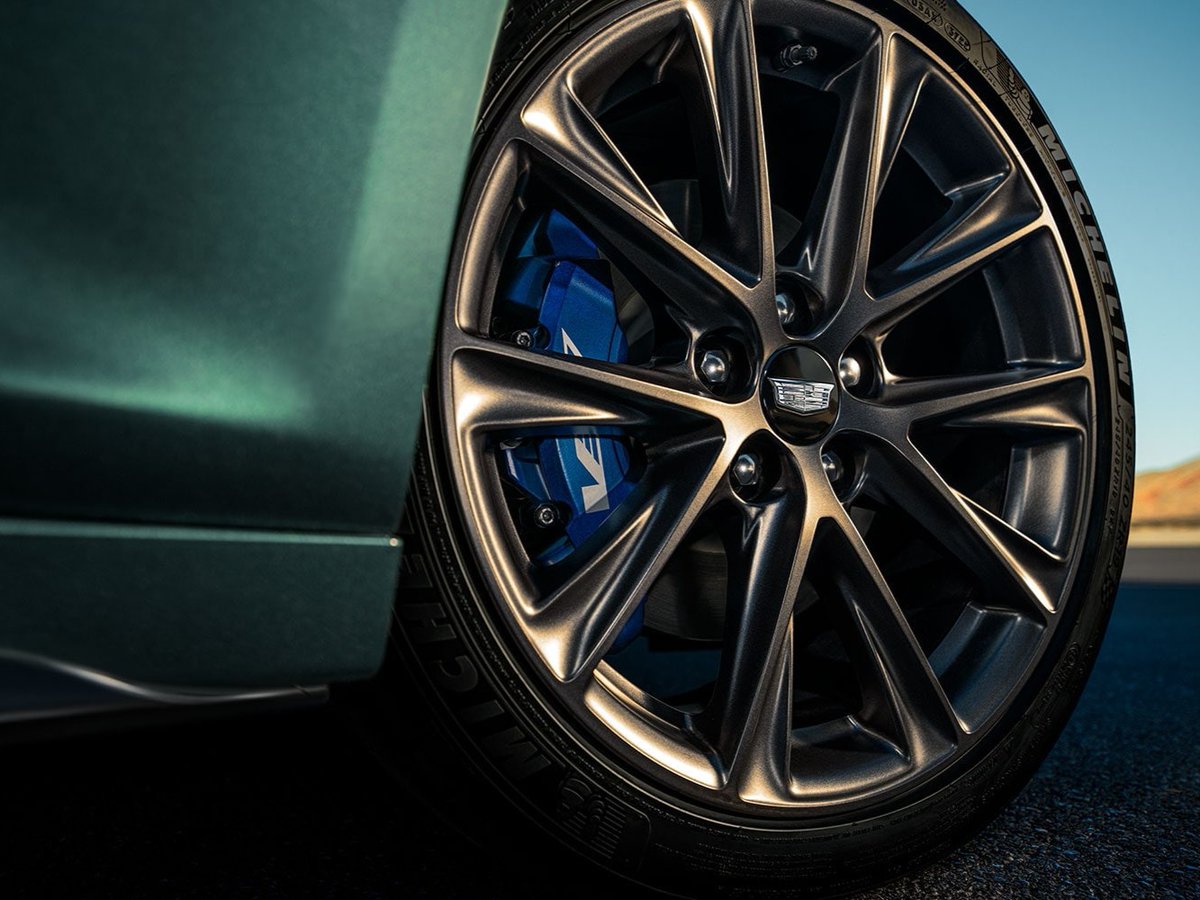 FieldsAuto's tweet image. Get ready to experience the thrill! The 2026 CT5 V-Series is coming soon, packing more power and performance than ever before. Learn more @ fieldscadillacjacksonville.com or call (904) 778-7700.

#CT5VSeries #Cadillac #PerformanceCars