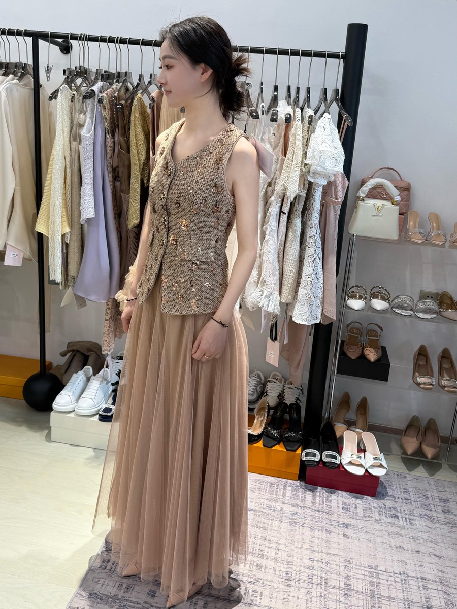 Ldalmolin88leo's tweet photo. Sparkle and shine, it’s shopping time! 💎🛍️ https://t.co/oXN6EuMies