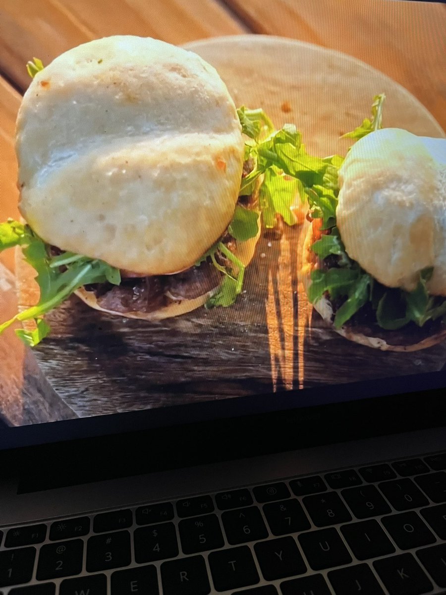 Dani maDaniza! 🥺❤️🔥🔥 Love her work so much! #TheTasteMasterSA #CloverMadeWithLove