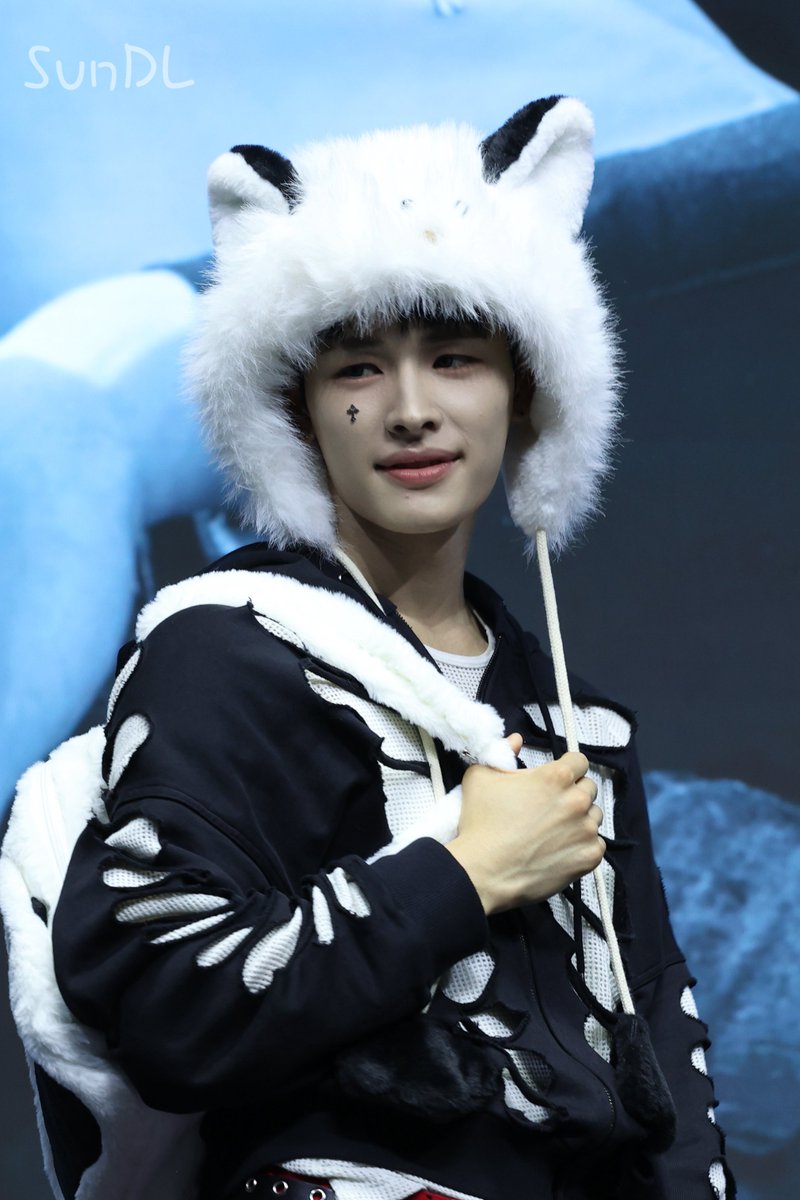 sundl0220's tweet photo. 20250601 MS Shanghai Fansign

#넥스지 #NEXZ #ネクスジ
#하루 #HARU #ハル https://t.co/r7OULtUDir