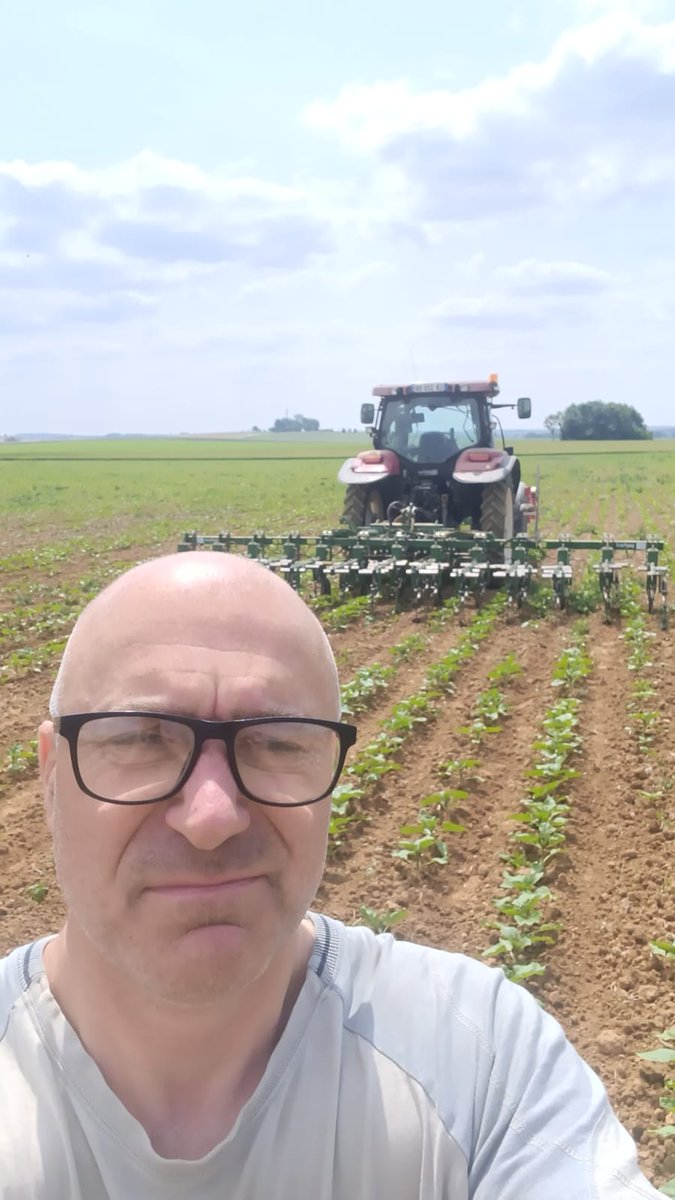 GuyotVincent02's tweet photo. Un grand merci à @cedricminet02 pour ta visite de ce matin. Toi #Agriculteur #Bio et Moi #Agriculteur en #Nonlabour avons su échanger sur nos idées 💡, sur les innovations à tester, à mettre en place pour faire avancer toutes les #AgricultureS .
Poke @Coopceresia 🌾🪴💪 https://t.co/4SCTVgxWqG