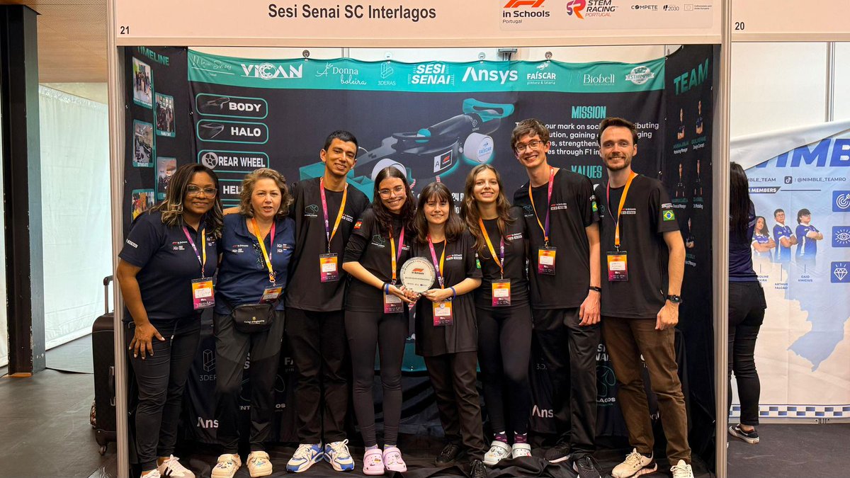 🏆 A melhor equipe internacional no STEM Racing de Portugal é de  SC! A equipe de robótica Interlagos, da Escola SESI de São José, recebeu o troféu nesta segunda, dia 9. Também temos representante garantido no mundial, em Singapura: a equipe Alpha, de Criciúma.