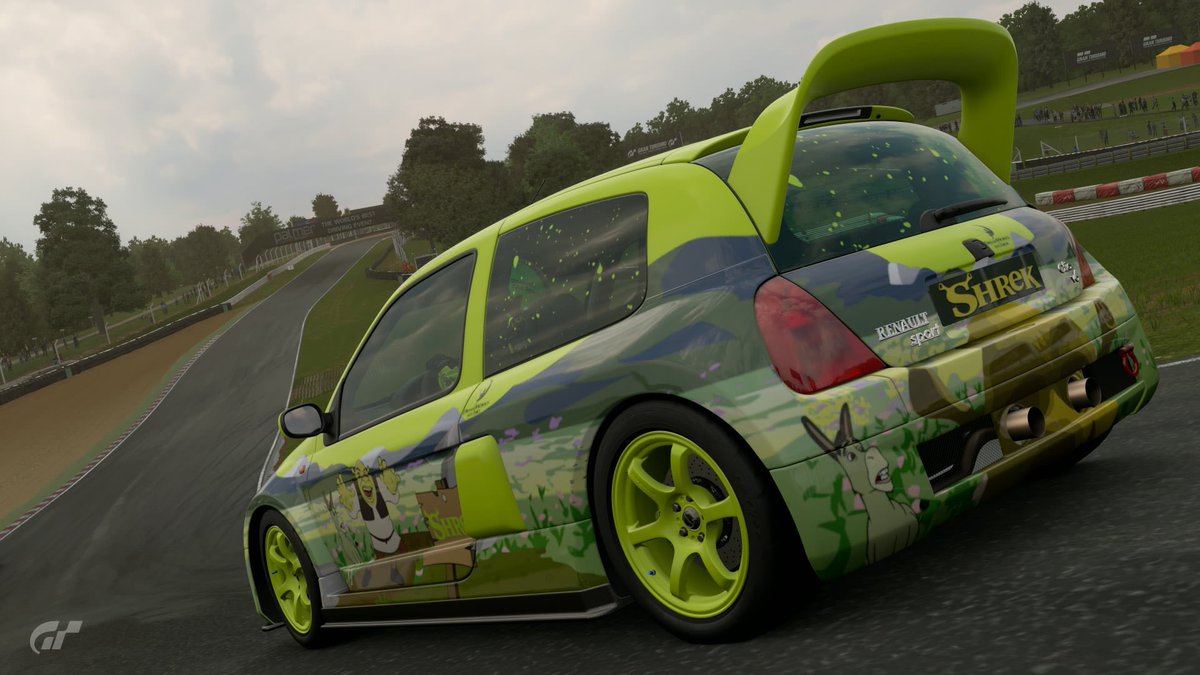 My newest livery on #granturismo7 for the daily races A is the #Shrek V6 Renault Clio. Race at #BrandsHatch