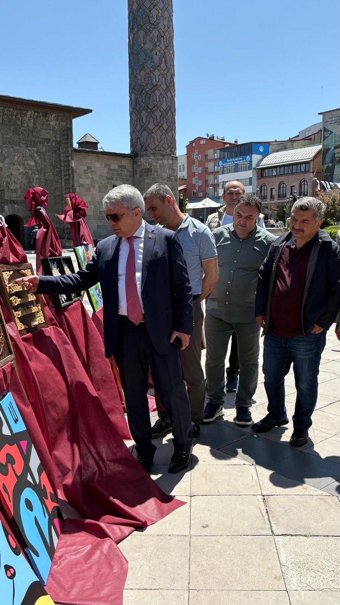 YAKUTİYE İLÇE MEM (@yakutiyemem) on Twitter photo Ahmet Yesevi Ortaokulu/İmam Hatip Ortaokulunun hazırlamış olduğu yıl sonu karma resim sergisi, İlçe Müdürümüz Sn. Abdurrahman Gazioğlu, şube müdürlerimiz ve okul müdürlerimizin katılımıyla açıldı.
📍Yakutiye Kent Meydanı
<a href="/tcmeb/">Millî Eğitim Bakanlığı</a>
<a href="/Yusuf__Tekin/">Yusuf Tekin</a>
<a href="/ErzurumValiligi/">T.C.Erzurum Valiliği</a>
<a href="/TuncayKaldirim/">Tuncay Kaldırım</a> Ahmet Yesevi Ortaokulu/İmam Hatip Ortaokulunun hazırlamış olduğu yıl sonu karma resim sergisi, İlçe Müdürümüz Sn. Abdurrahman Gazioğlu, şube müdürlerimiz ve okul müdürlerimizin katılımıyla açıldı.
📍Yakutiye Kent Meydanı
<a href="/tcmeb/">Millî Eğitim Bakanlığı</a>
<a href="/Yusuf__Tekin/">Yusuf Tekin</a>
<a href="/ErzurumValiligi/">T.C.Erzurum Valiliği</a>
<a href="/TuncayKaldirim/">Tuncay Kaldırım</a>