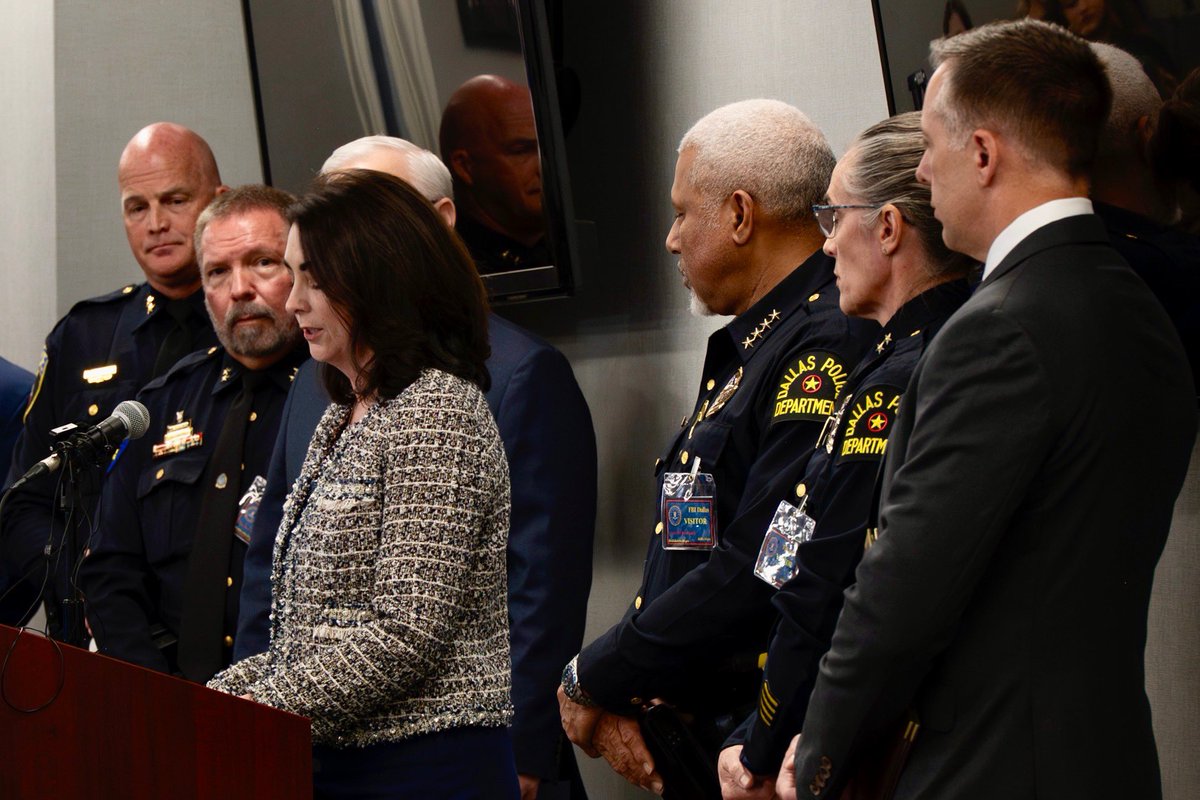 ChiefComeauxDPD's tweet image. No child should ever be a victim. Incredibly proud of teams like the North Texas Internet Crimes Against Children Task Force — and especially #DallasPD’s dedicated ICAC Unit — who work every day to protect the most vulnerable in our communities.