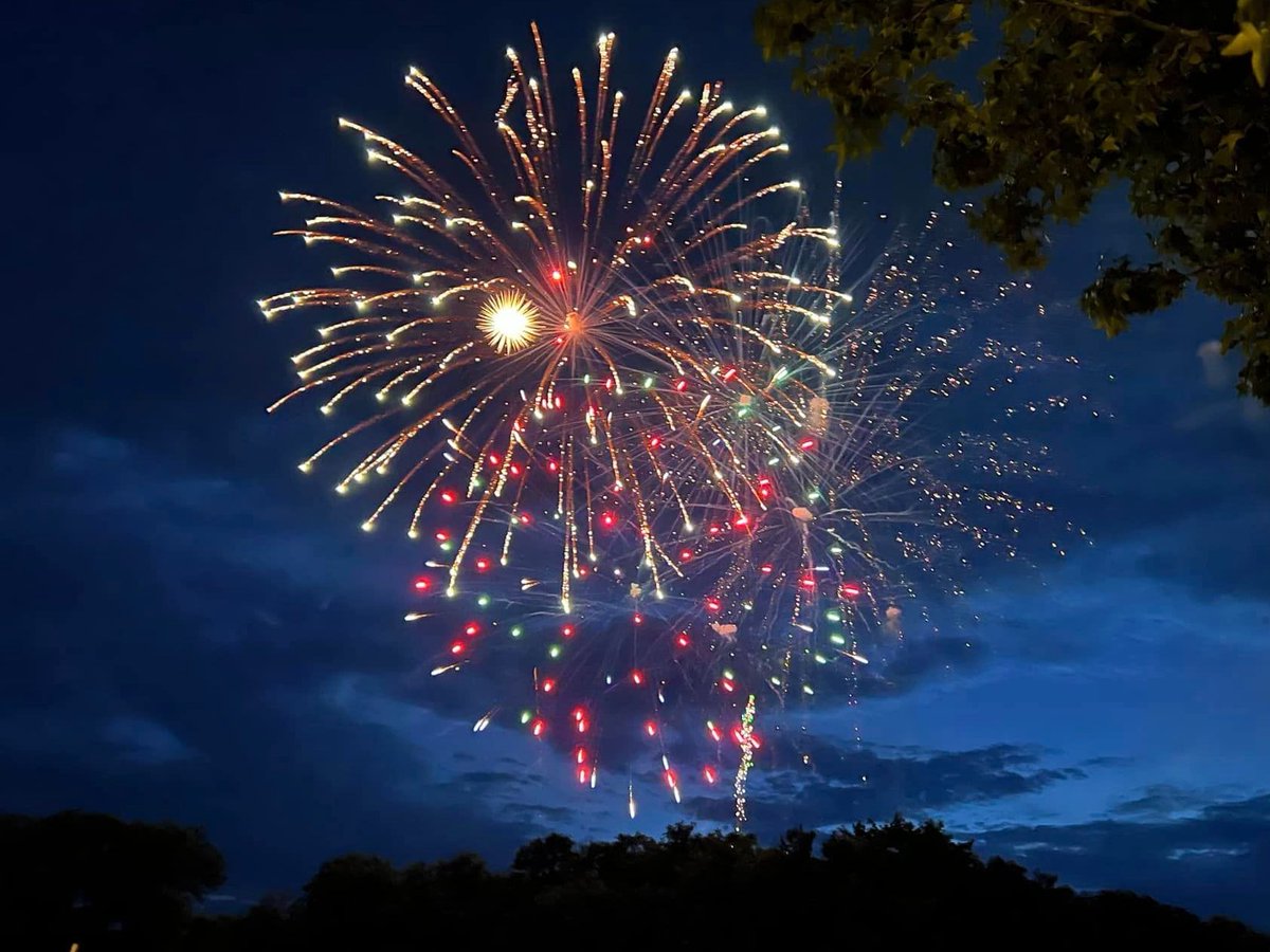 Join us Friday, June 27th. The parade starts at 6 PM and the Main event with tons of great entertainment, DV8, Free kids area with face painters, balloon artists, bounce houses, &amp; games facebook.com/share/1CDsiUhd…