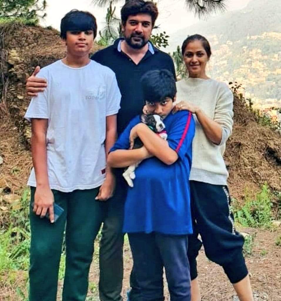 kayaldevaraj's tweet photo. June 11th
#DeepaBagga #SimranBagga's Son #Adheep Birthday
#Simran @SimranbaggaOffc https://t.co/mZVYEZs1ib
