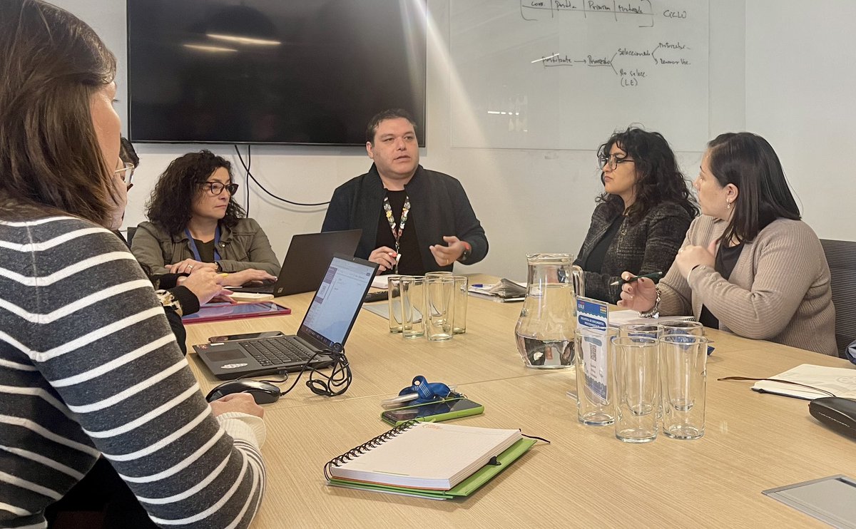 JUNJI_Chile's tweet image. 🌧️ Ante el anuncio meteorológico de lluvia y viento en gran parte de la zona centro y sur del país, este martes se reunió el COGRID JUNJI para abordar acciones, protocolos y plan de acción a lo largo del territorio. Un trabajo articulado con las distintas Direcciones Regionales.