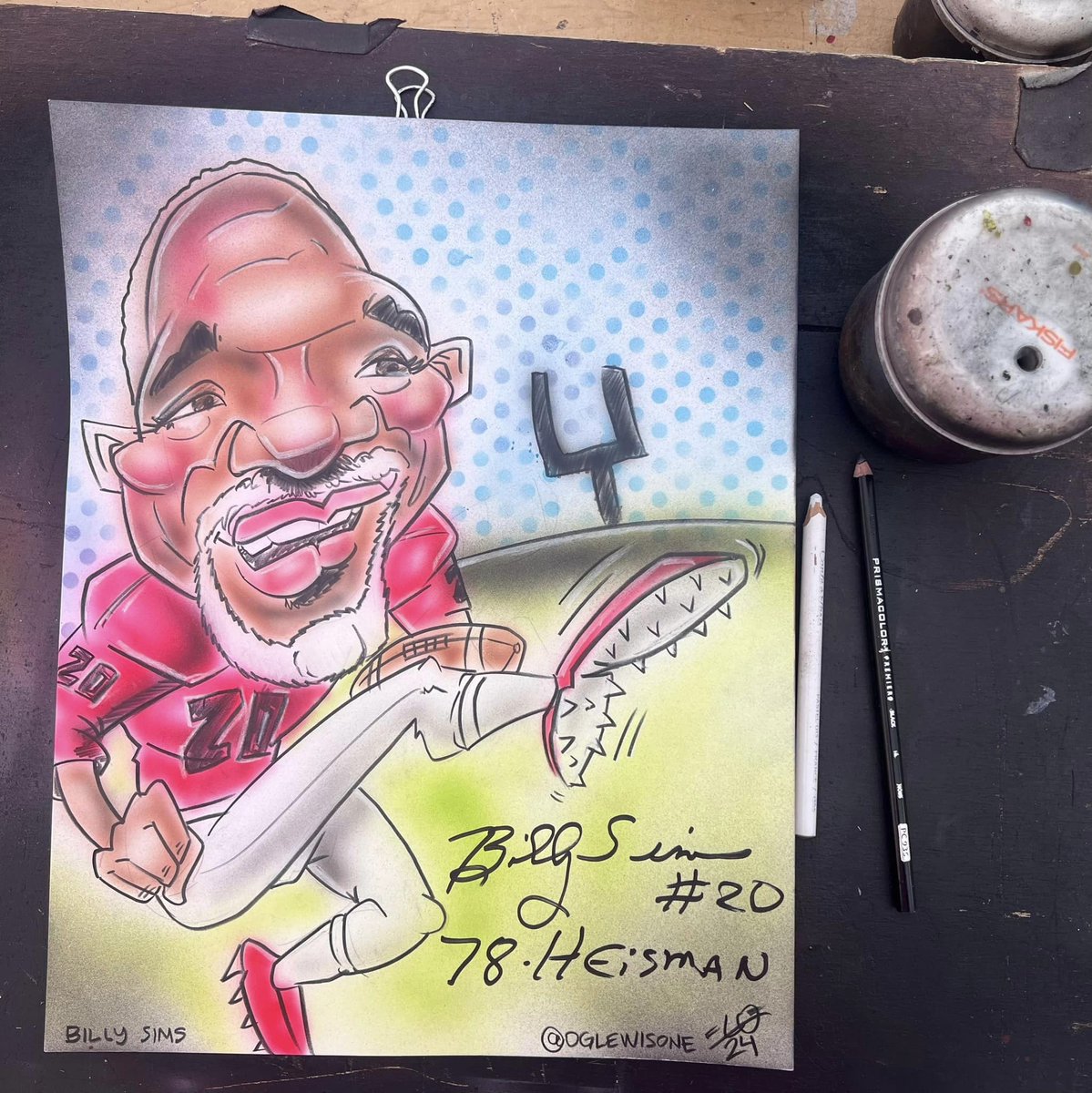 RealBillySims's tweet image. Got this amazing caricature from a fan and had to share it! Still got that #20 swagger after all these years. 馃槃 Big thanks to @oglewisone. You nailed it!
#boomersooner #billysims #heisman