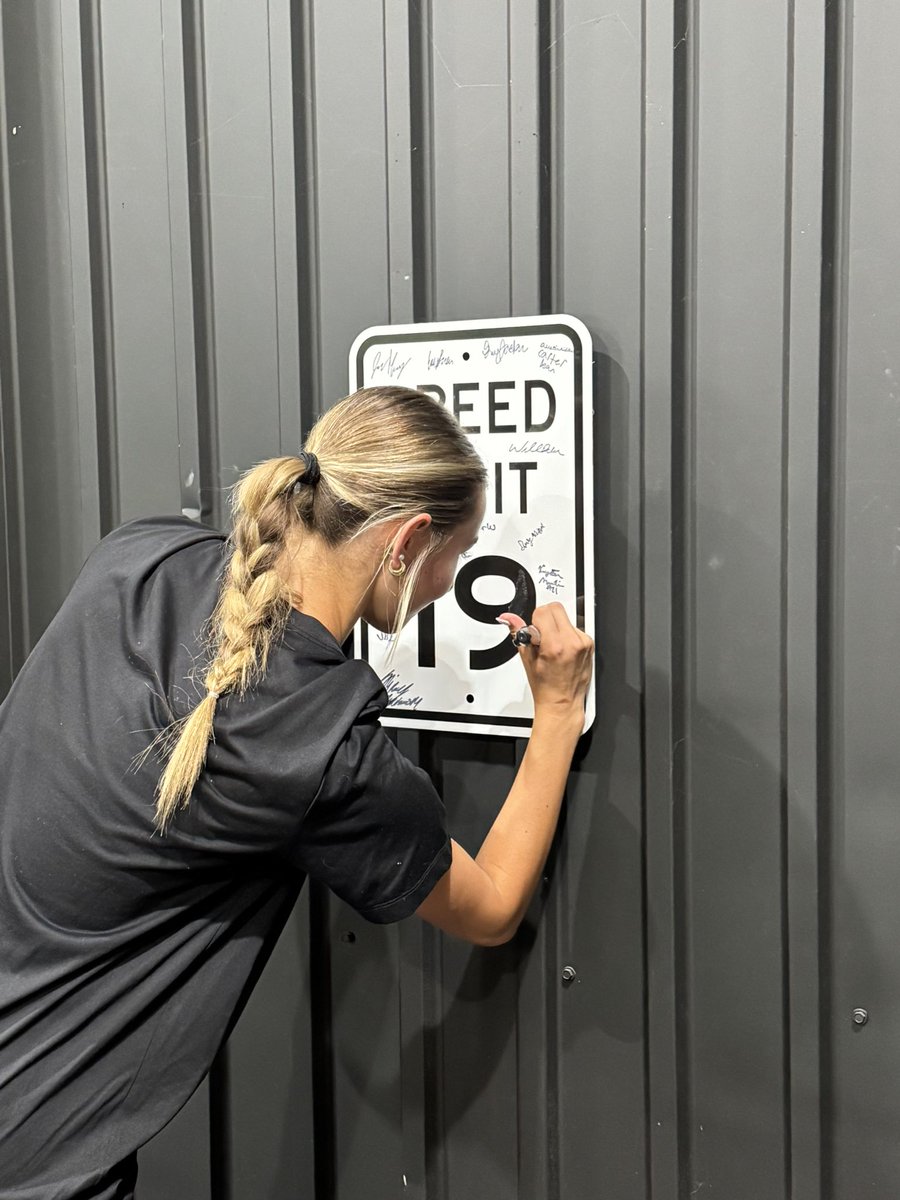 Ian Ellis tweet media