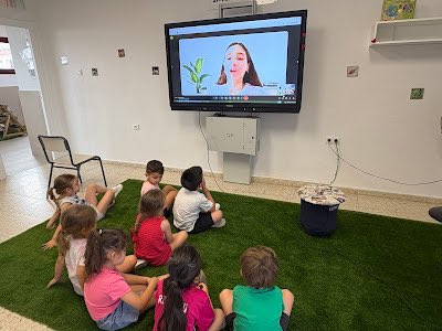 Pilar, González, matemática e investigadora, nos cuenta su trabajo. Y es que hoy en día los investigadores/as descubren cosas importantes y se pueden crear inventos o soluciones a partir de esas investigaciones. 

eltesorodeveronyk.com/2025/06/la-inv… <a href="/pilaarglez/">Pilar González</a>