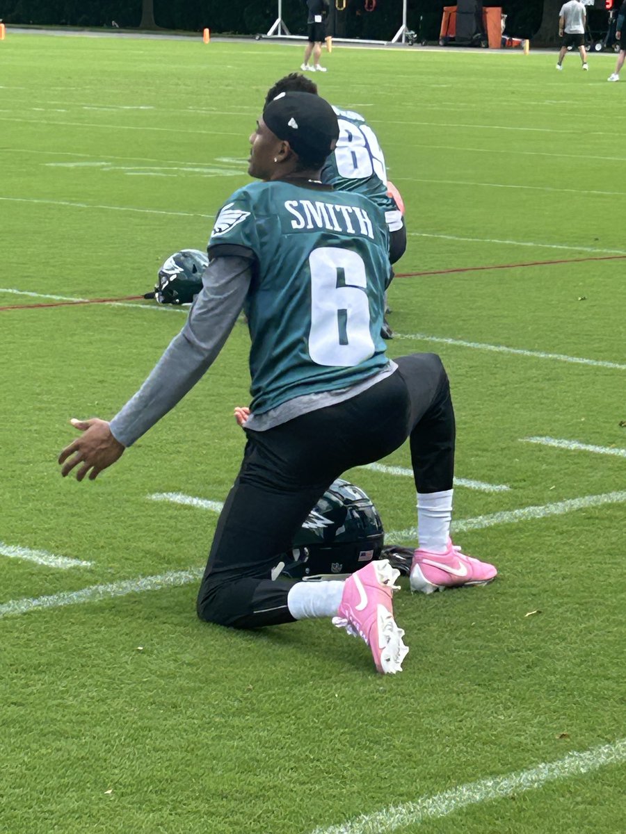DeVonta Smith, who wasn’t at the #Eagles’ two open OTAs, is at mandatory minicamp: