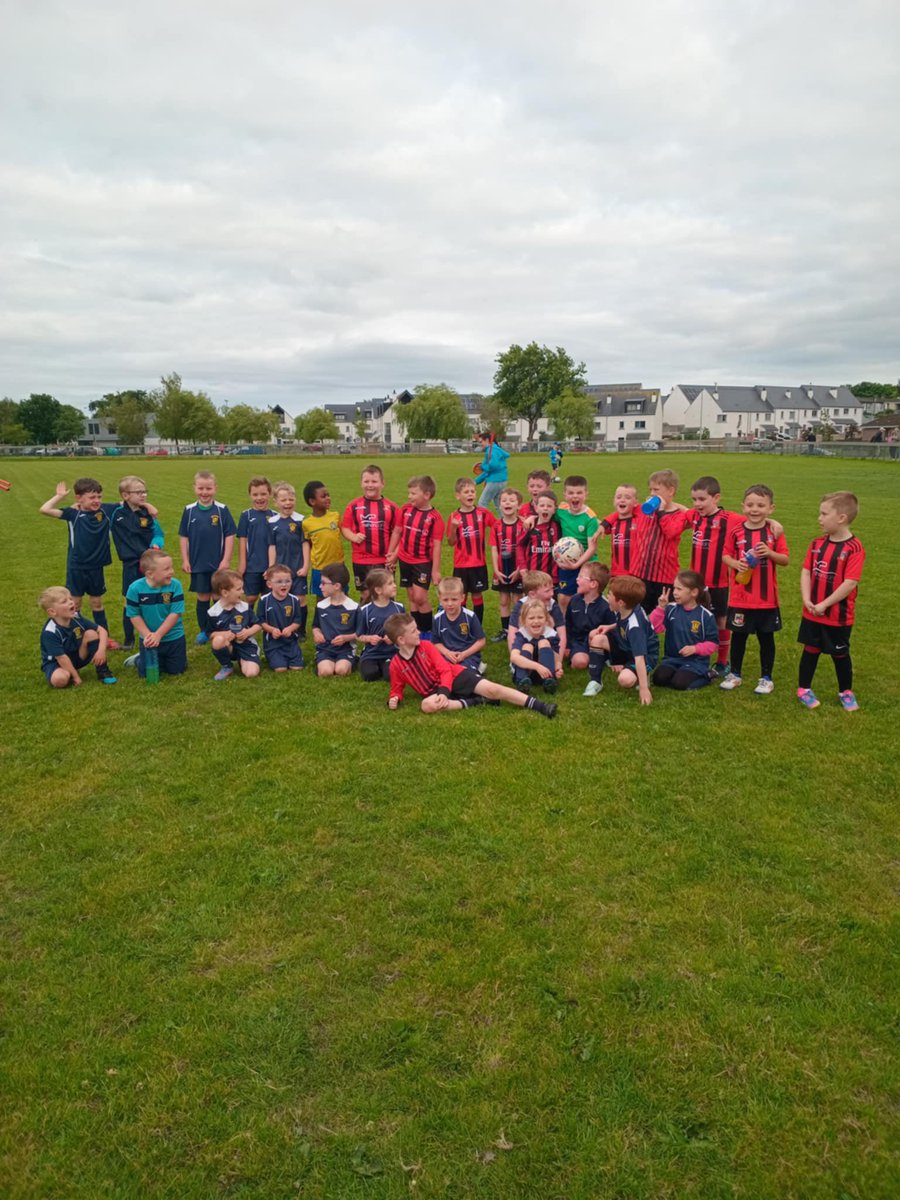 CelticPearse's tweet photo. Our u7s who had great games against Ringmahon Rangers AFC this evening. Well done to all the kids on both sides 👍🏻 https://t.co/ZU4hqC0tKv