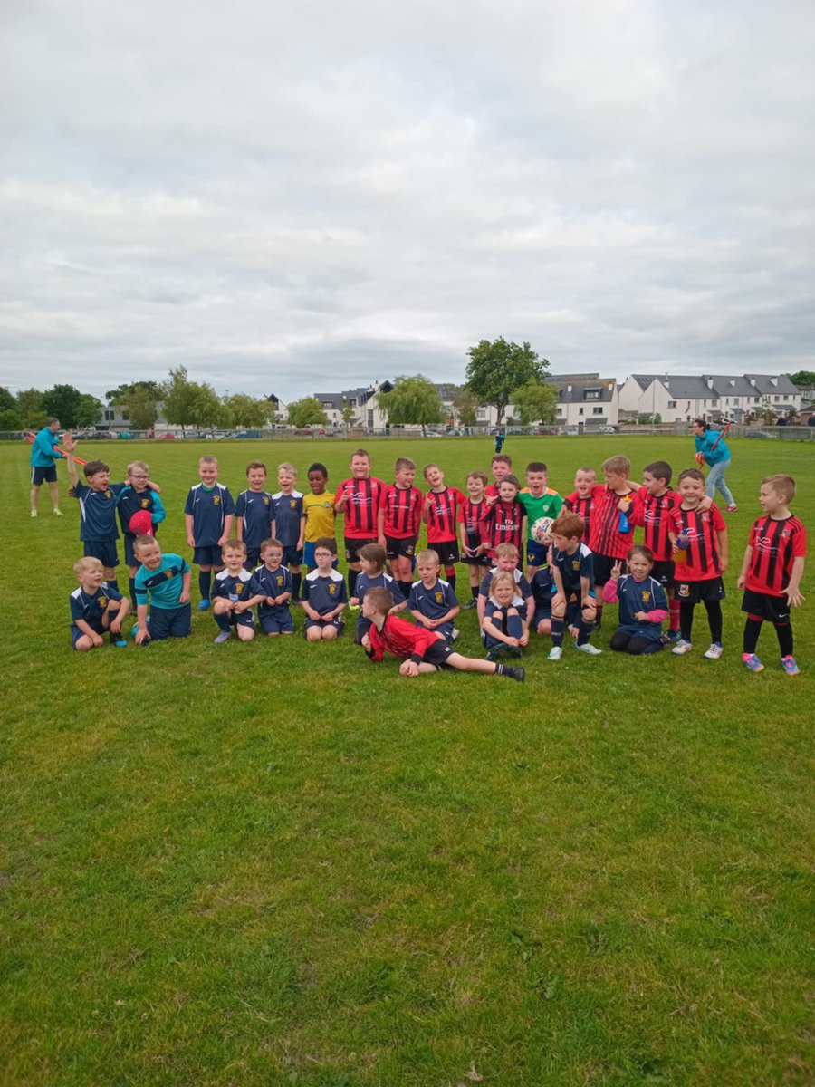 CelticPearse's tweet photo. Our u7s who had great games against Ringmahon Rangers AFC this evening. Well done to all the kids on both sides 👍🏻 https://t.co/ZU4hqC0tKv