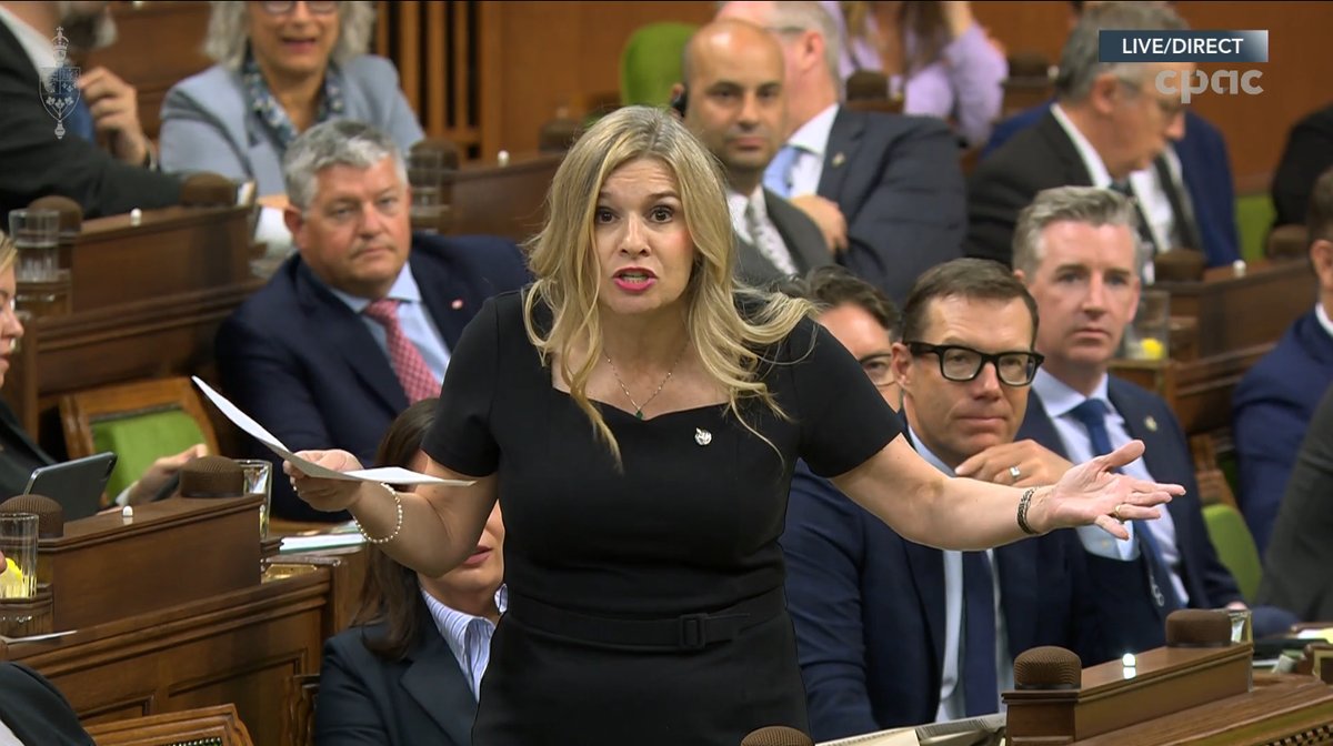 TheJasonPugh's tweet photo. Just another normal day on the job for #CPC Conservative Member of Parliament Stephanie Kusie.
#cdnpoli #QP
#StornowaySquatter #PierrePoilievre https://t.co/Q4Gmx3XTY3