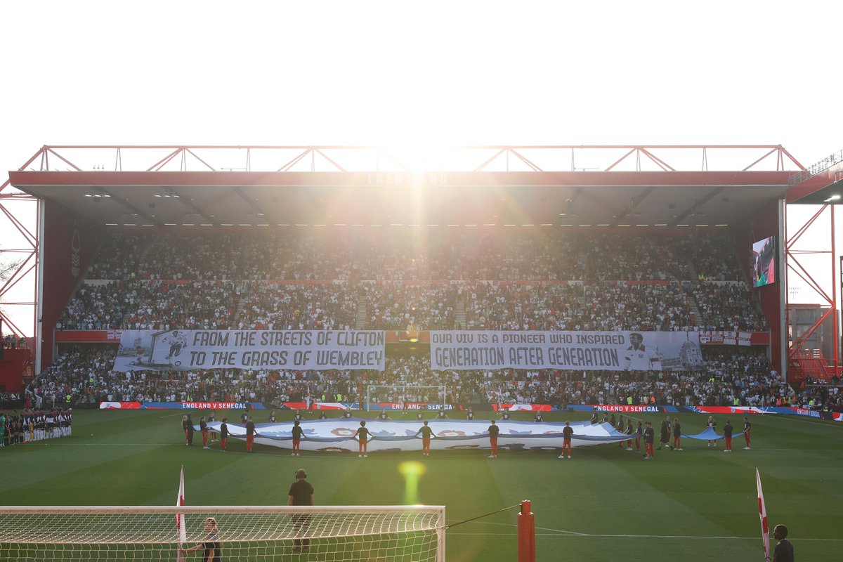 A <a href="/NFFC/">Nottingham Forest</a> legend and the first Black player to represent the #ThreeLions in a full international. 

The perfect night to honour <a href="/Anderson_Viv/">Viv Anderson MBE</a> ❤️🌳🏴󠁧󠁢󠁥󠁮󠁧󠁿