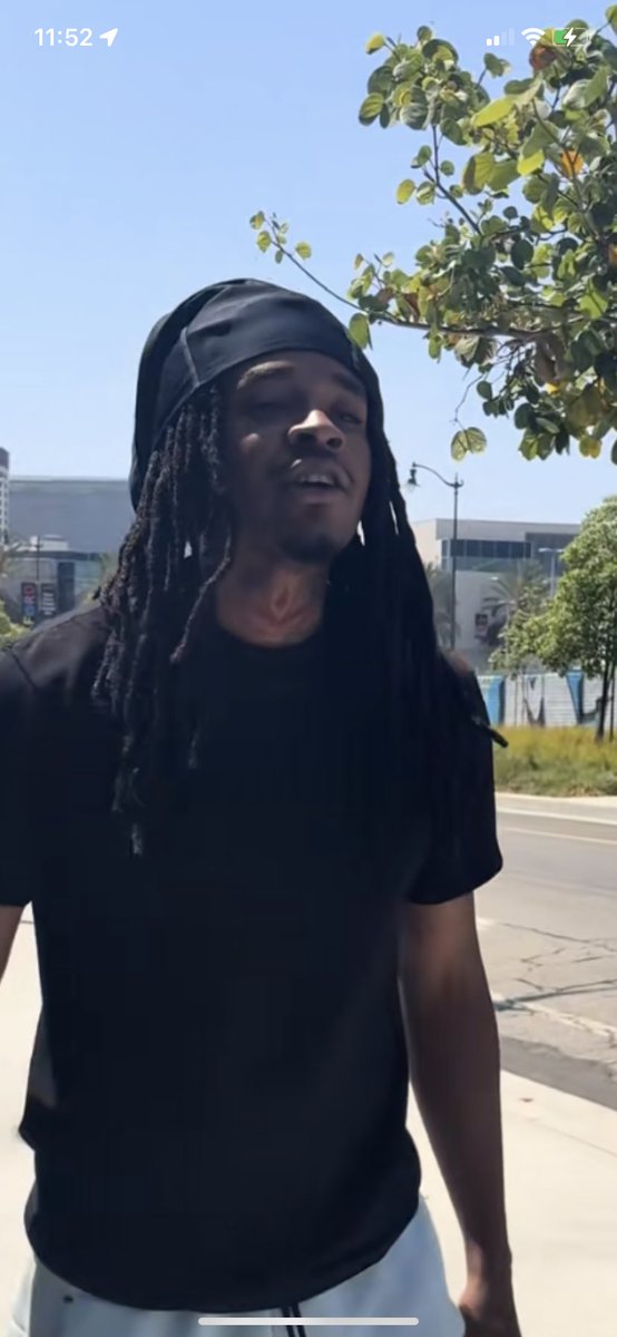 HorrorEnt's tweet photo. This Man Punched A Women In Face During A Peaceful Protest #laprotest #losangeles #latinos #GrabFoodHotDealsxJASPER #LaCasaDelLosFamososCol2 https://t.co/PCK9QYzdQz