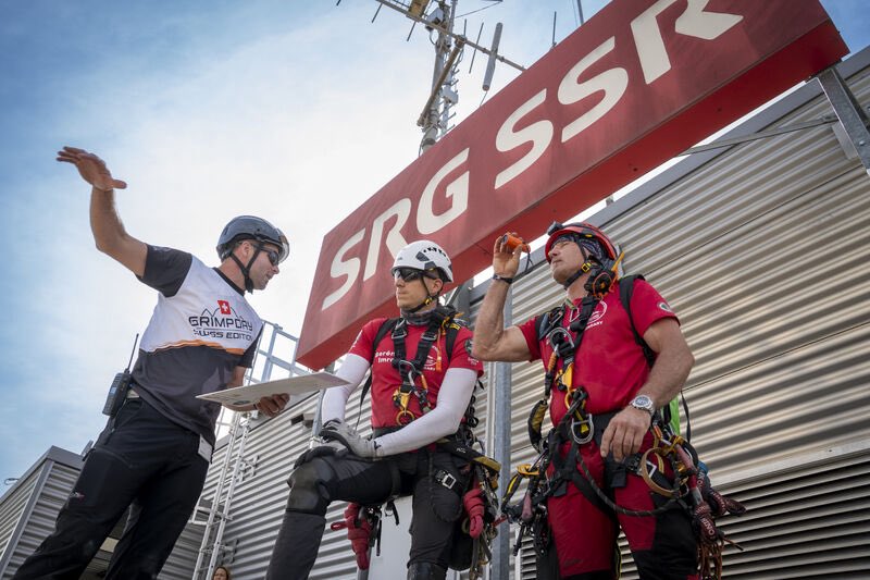 mf_ch's tweet image. La tour RTS a été vendredi au cœur de l’action du #Grimpday2025, compétition internationale de sauvetage qui met en scène des missions complexes à en couper le souffle! 👨🚒 32 groupes venus de 21 pays ont défié nos façades.
📷 Loïc Jolliet/SIS Genève: linkedin.com/posts/radiotel…