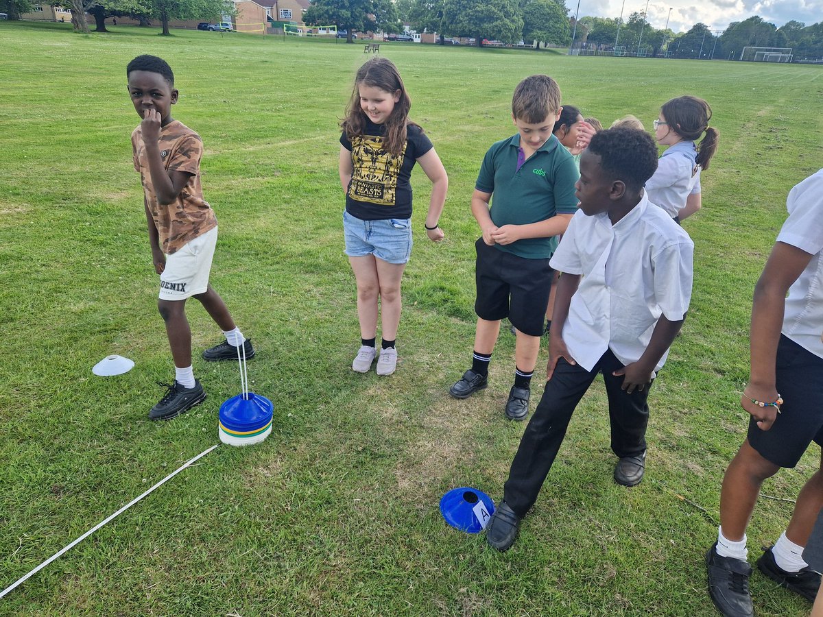 8thReigate's tweet image. It's that time of year - the Athletics badge is under way! @RAASchoolGatton @surreyscouts @ReigateScouts