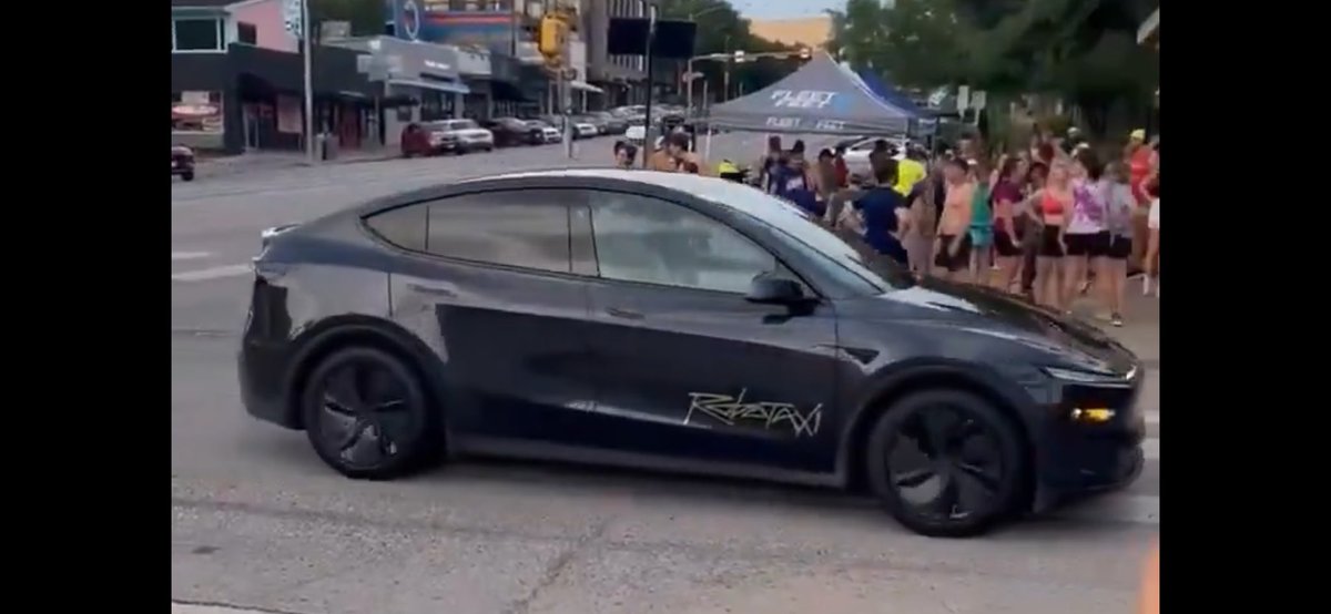 10 juin 2025, date milestone : pour la 1ere fois une Tesla se conduit toute seule dans les rues d’Austin, sans aucun conducteur.

Une nouveau chapitre commence pour Tesla, et il sera bien plus disruptif et excitant (et lucratif) que de produire &amp; vendre des voitures !