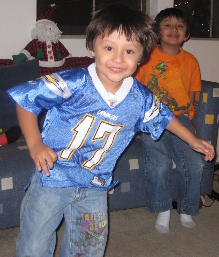 I am very excited to announce that I will be joining the Los Angeles Chargers⚡️as a Photo Assistant for the 2025/2026 season!

All glory goes to God for this amazing accomplishment! Huge thank you to <a href="/tynowell/">Ty Nowell</a> and @miajonesphotography for giving me the opportunity of a lifetime!