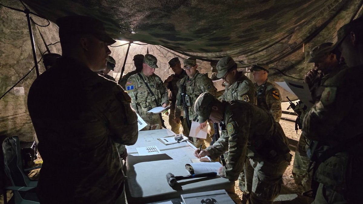 1stCavalryDiv's tweet image. Our Troopers are currently competing at the @iiiarmoredcorps #BestSquad2025 Competition! The Best Squad Competition tests squads' physical, technical, and tactical abilities under stress and fatigue.