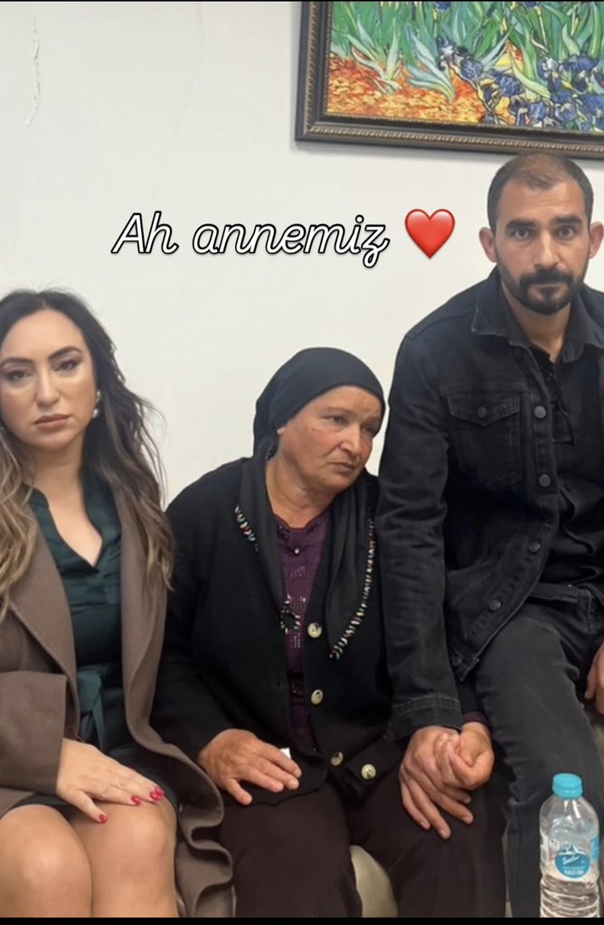 #PınarbulunmazıunutmaTürkiye Pınar Bulunmaz Davası 
4 Temmuz 2025 
Siverek Adliyesi 
Annemizin Abimizin acısının dinmesi için Adaletin yerini bulması failin tutuklanması ve hakettiği cezayı alması için  tüm duyarlı insanlarımızı rt ve beğeni ile destek olmaya davet ediyorum.