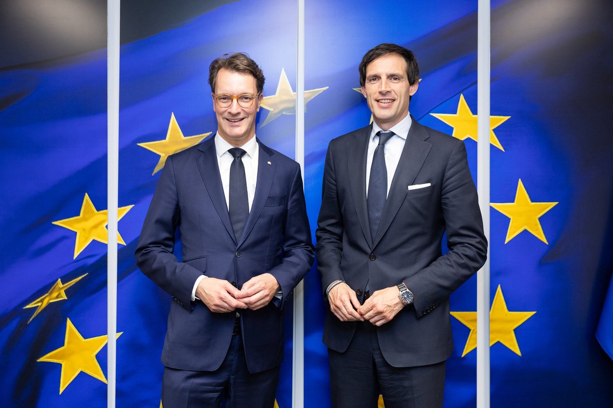 Hendrik Wüst (@hendrikwuest) on Twitter photo #NRW geht den Weg von der Kohle zur KI. Wir wollen führende Digitalregion 🇪🇺 werden. NRW unterstützt den Clean Industrial Deal, CBAM-Verbesserungen & die Klimaziele für 2040 – während wir dabei wettbewerbsfähig bleiben müssen. Das habe ich EU-Kommissar <a href="/WBHoekstra/">Wopke Hoekstra</a> versichert. #NRW geht den Weg von der Kohle zur KI. Wir wollen führende Digitalregion 🇪🇺 werden. NRW unterstützt den Clean Industrial Deal, CBAM-Verbesserungen & die Klimaziele für 2040 – während wir dabei wettbewerbsfähig bleiben müssen. Das habe ich EU-Kommissar <a href="/WBHoekstra/">Wopke Hoekstra</a> versichert.