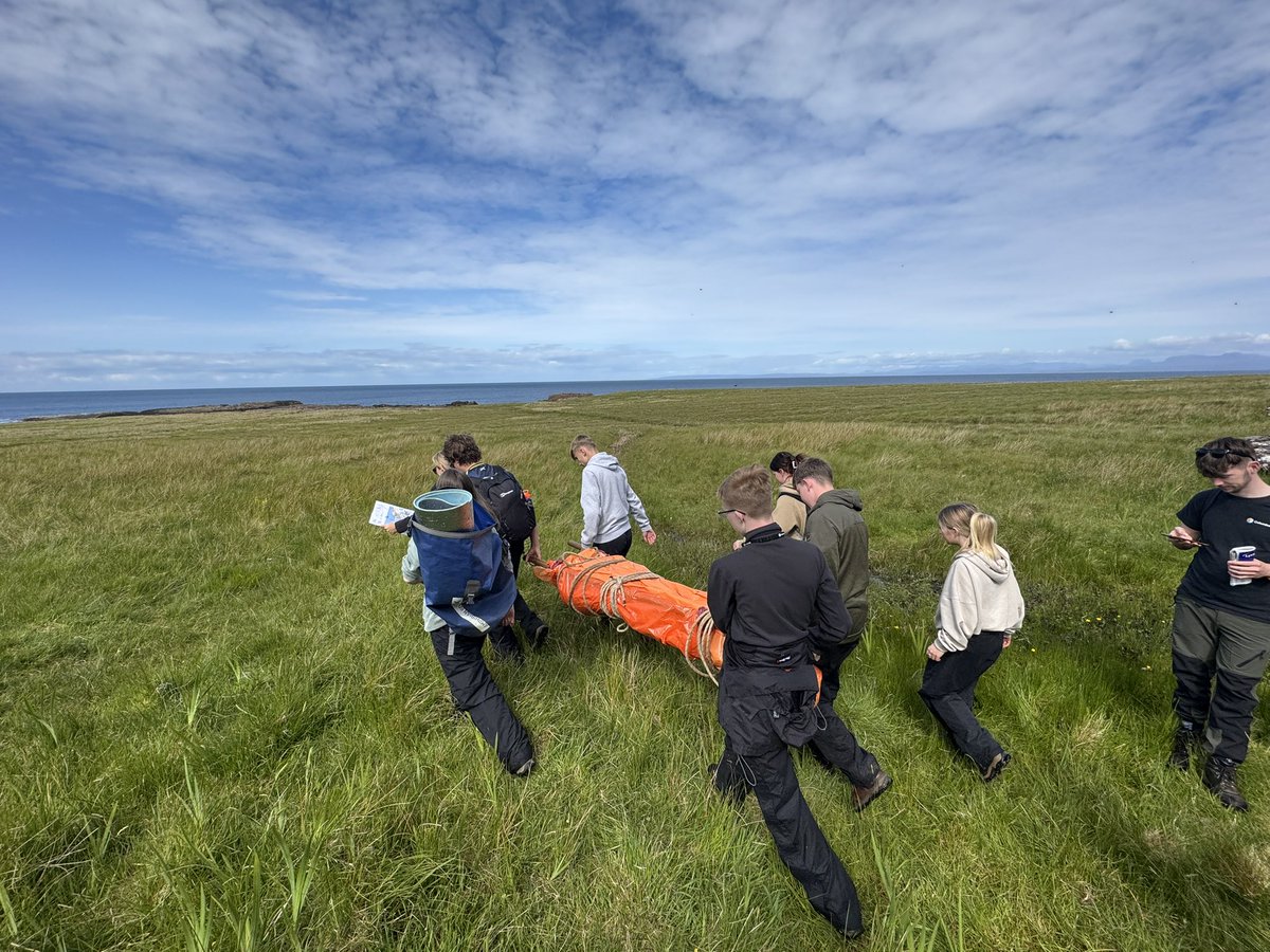Time for a search and rescue on the Isle of Skye! 

Team were out in the field conducting a search and rescue, exploring the value of creativity.

What a lovely day to be out in the field!

#Believetoachieve #LevenmouthAcademyColumba1400