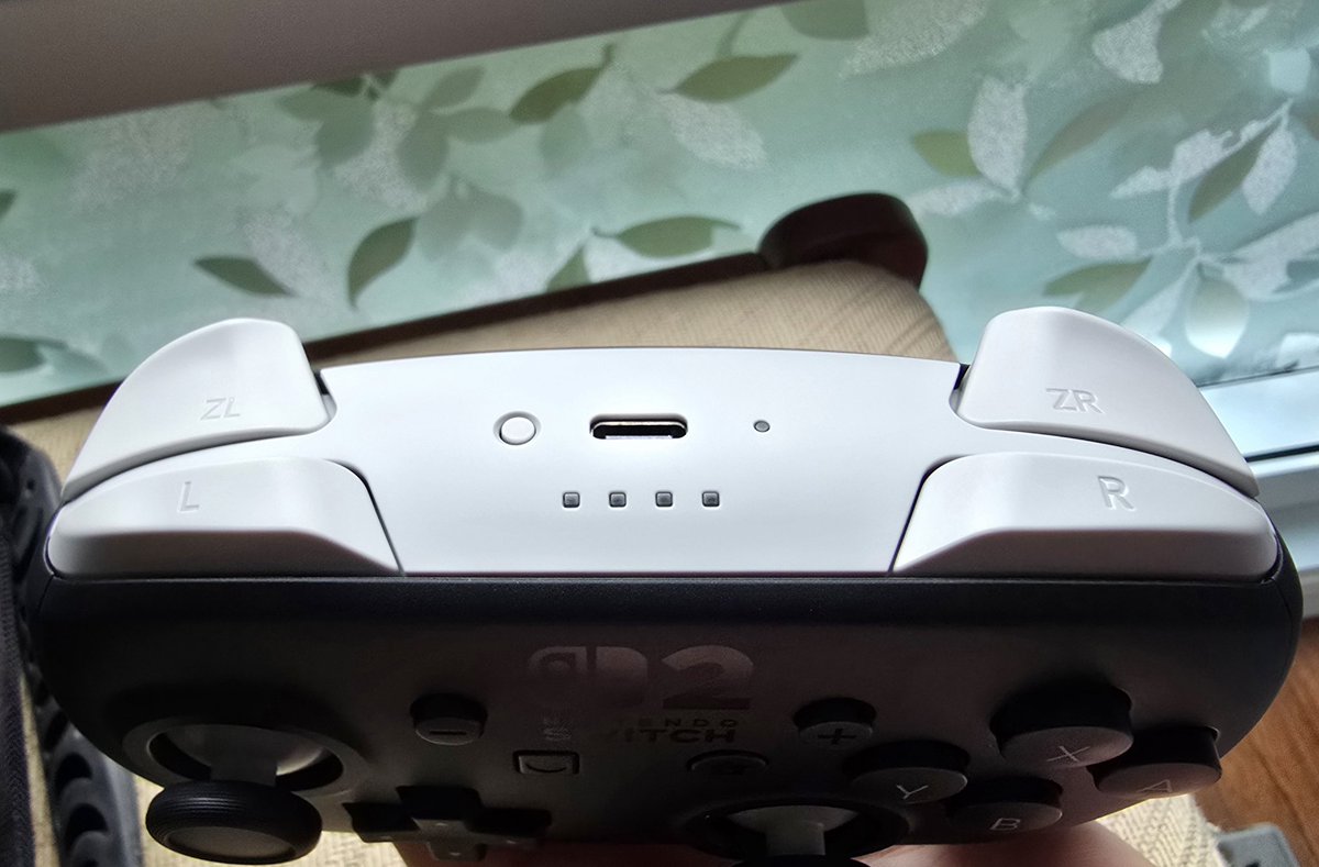 wizrad's tweet image. I think the Switch 2 Pro Controller is the best controller ever made. It&apos;s ridiculously comfortable, buttons feel great and quiet, the dpad and joysticks are perfect, HD Rumble, and has a headphone jack. It&apos;s improved in every way from the original. #Switch2 #ProController