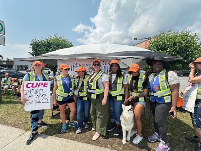 Just down the road we said hello to workers at WSIB, members of CUPE 1750-OCEU, who have been locked out by their employer. 1st time in their 100+ year history there has been a workplace disruption. 200,000+ claims annually now not being worked on.  Sad really.