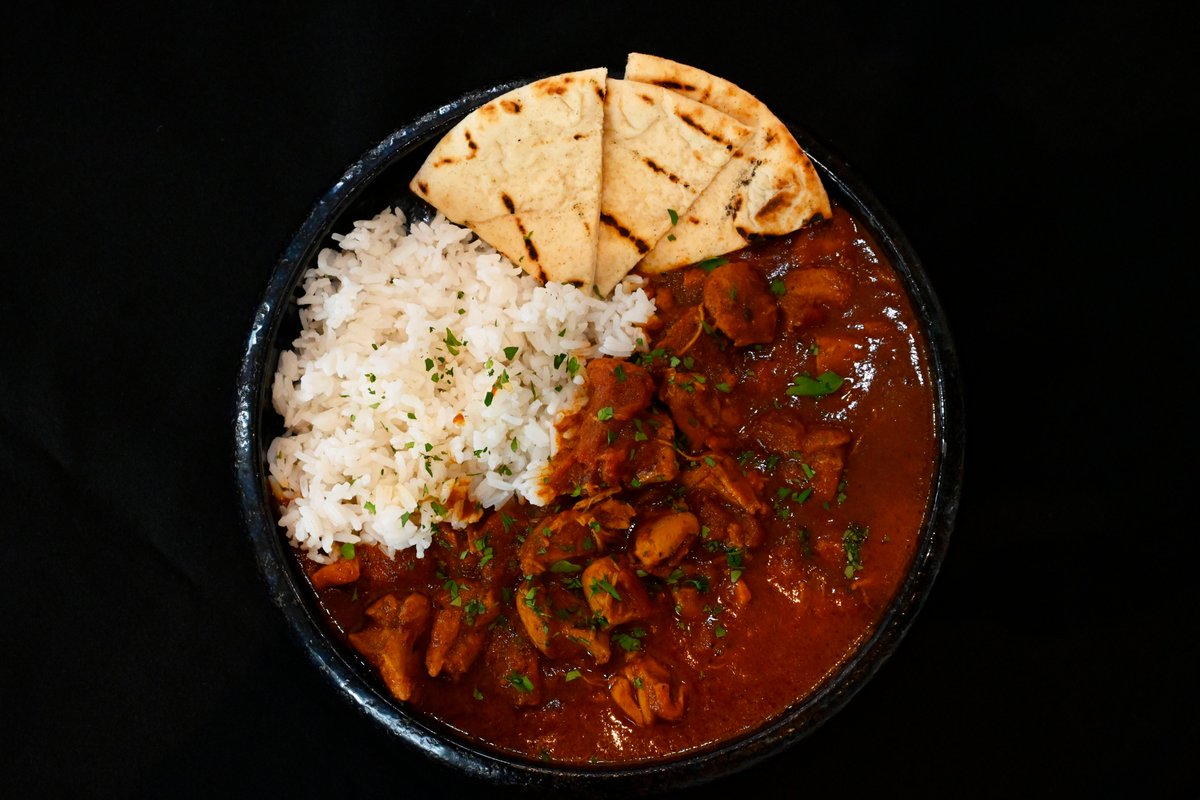 🔥 This Week’s Features at the Club 🔥
🍕 Porky Pig Pizza
🍛 Butter Chicken
🥖 Burratini
Treat your tastebuds to something unforgettable!#weeklyfeatures #since1912