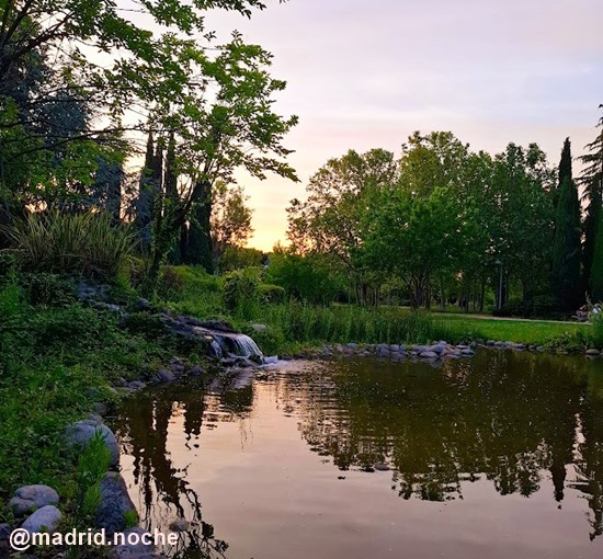 f.mtr.cool/letjwcfpcy

Títeres en el Retiro, terrazas y miradores, mercadillos por distritos, parques y jardines preciosos.. De Madrid al Cielo ⛅