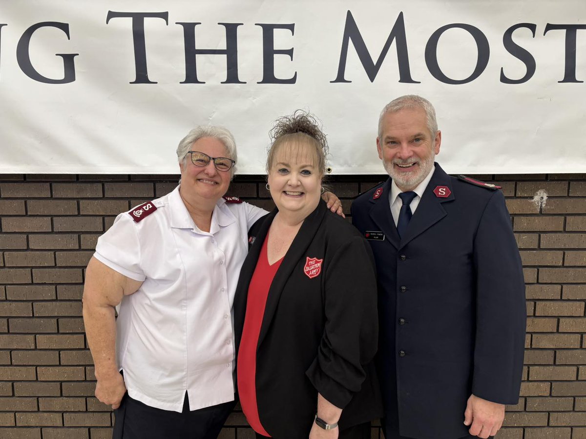 salvationarmyks's tweet image. Today we surprised Jami Scott, our Director of Social Services, to celebrate 30 years with The Salvation Army! Staff, volunteers, partners, and loved ones joined in to honor her incredible service to our community. Thank you, Jami! #30YearsOfService #SalvationArmyKS