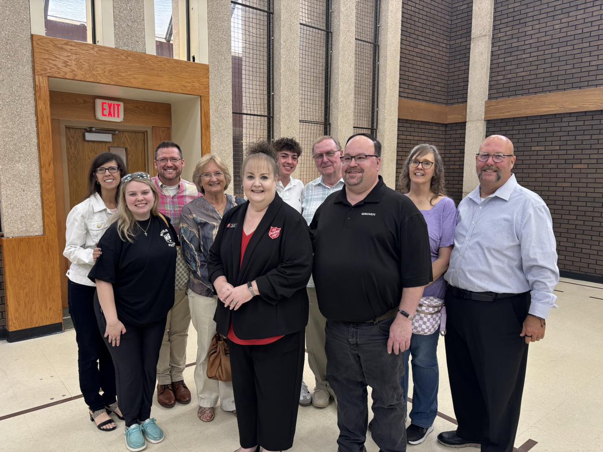 salvationarmyks's tweet image. Today we surprised Jami Scott, our Director of Social Services, to celebrate 30 years with The Salvation Army! Staff, volunteers, partners, and loved ones joined in to honor her incredible service to our community. Thank you, Jami! #30YearsOfService #SalvationArmyKS
