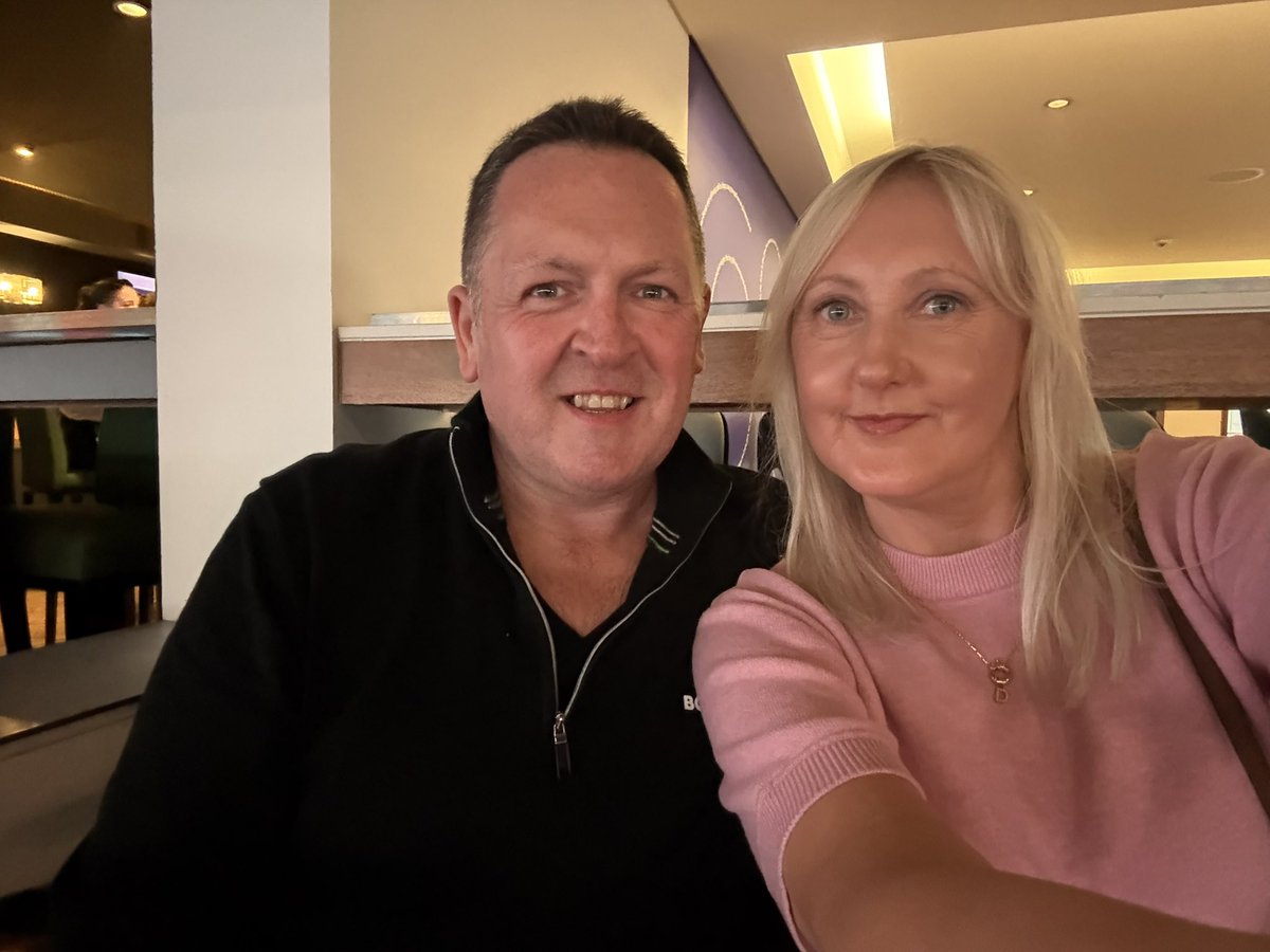 ding_dong1967's tweet image. @AnnSavvaGroup #O2UK superstars! Linzey you are indeed an angel for looking after us at the O2 tonight 💕