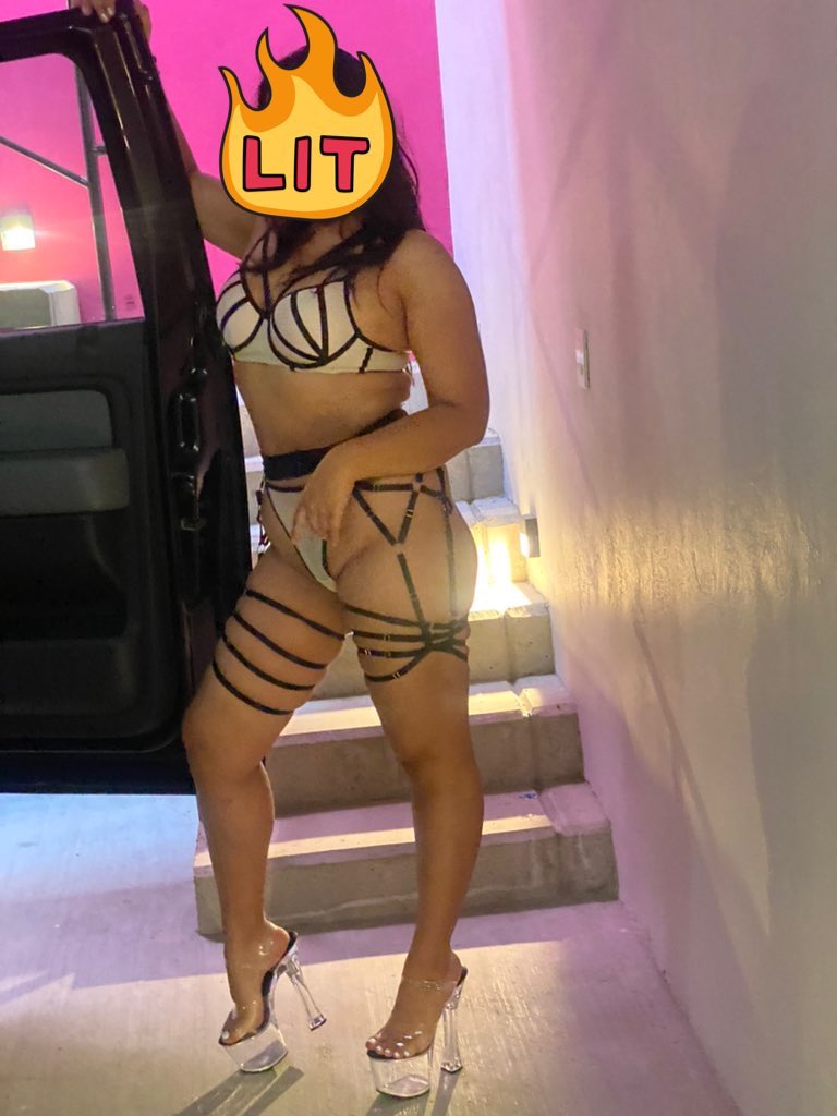 srtigre8's tweet photo. Alguna pareja que sepa de un single extranjero (americano, italiano, alemán) en Oaxaca  mi pareja tiene esa fantasía https://t.co/e4lwHyXWHe