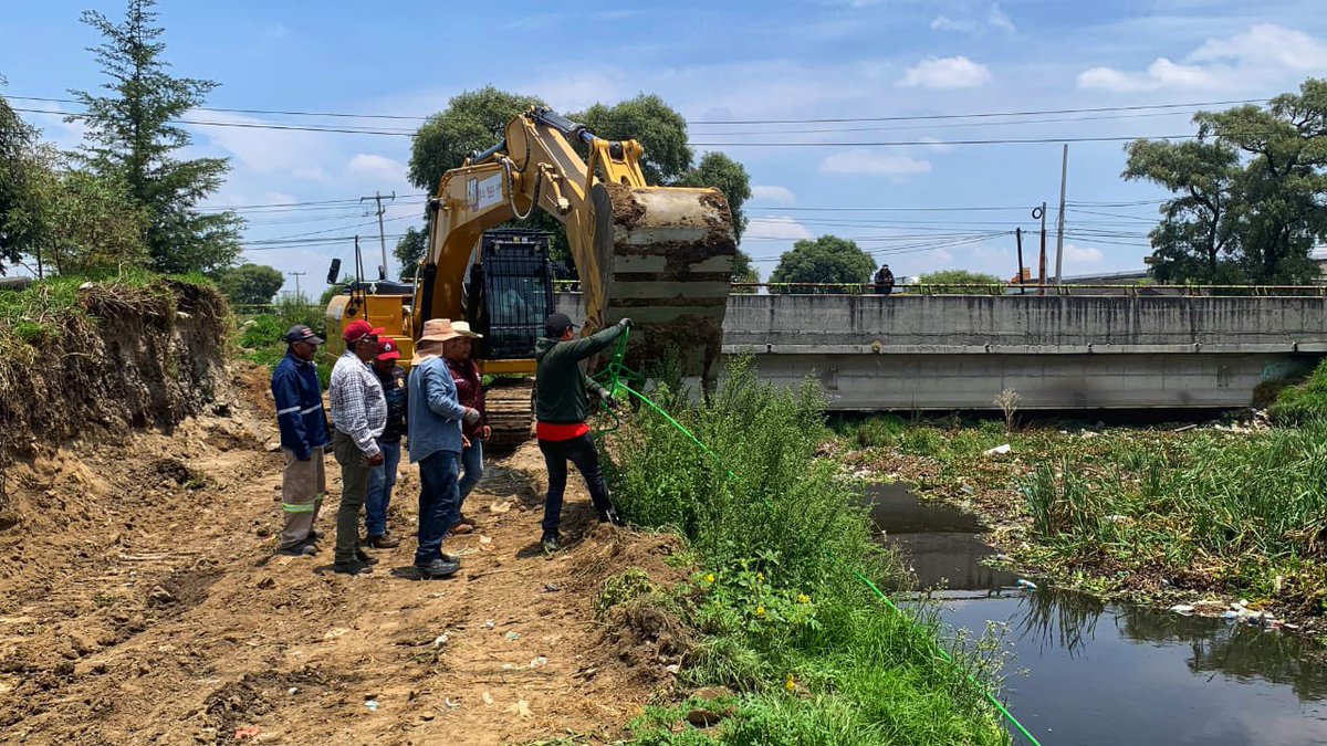 rimoba's tweet photo. 🌧️ La prevención no tiene fronteras

Ante la temporada de lluvias, propuse coordinación regional y hoy trabajamos unidos con #Metepec, #Chapultepec, #SanMateoAtenco, #Temoaya, #Ocoyoacac y #AlmoloyaDeJuárez.

Agradezco al presidente Adolfo Solís por el préstamo de una escarbadora para desazolvar el canal #Totoltepec. Hoy, Ocoyoacac, Temoaya y Toluca sumamos esfuerzos en el río #Lerma y el #Tejalpa.

💪🏼 Cuando trabajamos en equipo, todo es posible.

#RicardoMoreno
#TolucaCapitalDeOportunidadesYProgreso